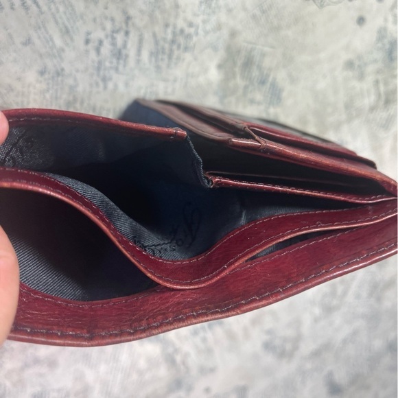 Fossil Vintage burgundy leather bifold wallet decorative stitching - Picture 10 of 12